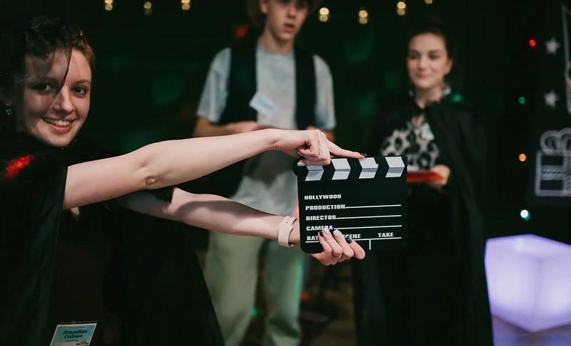 Городские огни и праздничное настроение в Tel Aviv (Israel)